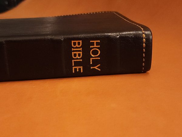 Black sheepskin leather LSB Wide Margin Bible with honey brown perimeter stitching and two ribbons - Image 8