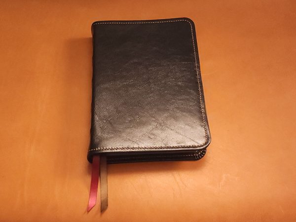 Black sheepskin leather LSB Wide Margin Bible with honey brown perimeter stitching and two ribbons - Image 9